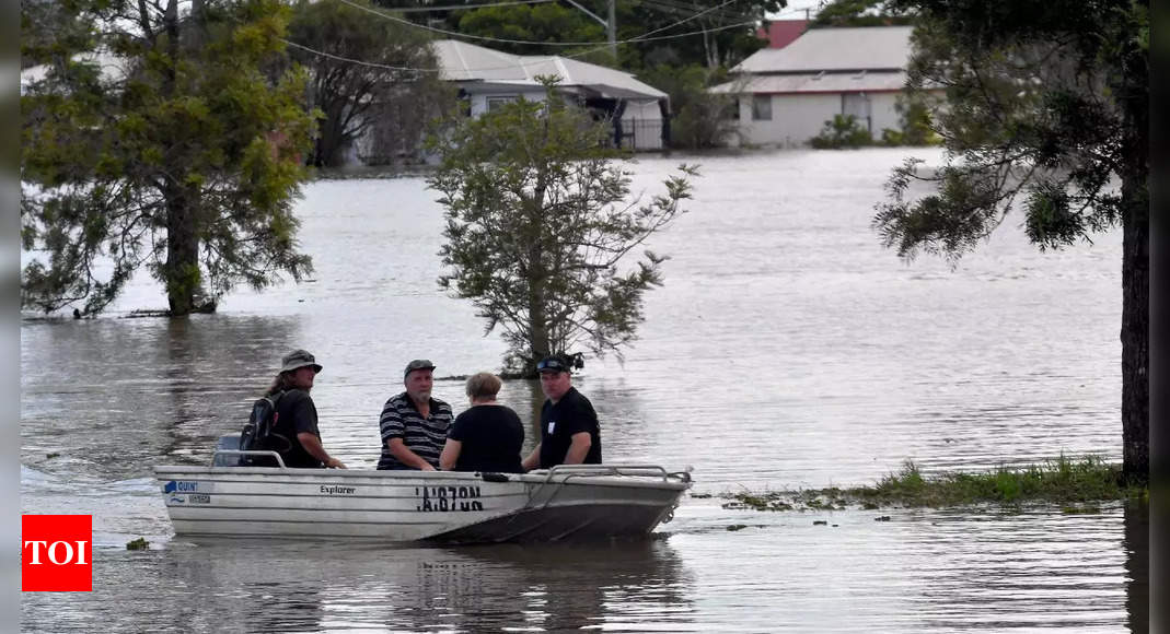 Austrália ordena 200.000 para fugir das inundações em direção a Sydney
