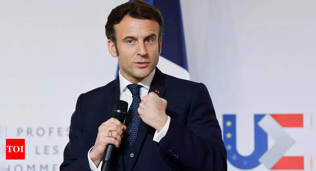 Macron, que mal faz campanha, lidera corrida presidencial francesa
