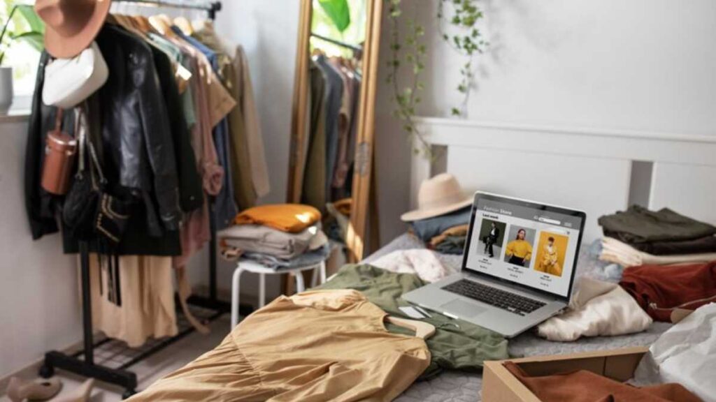 Sustentabilidade fashion: descubra 5 vantagens de vender roupas usadas online