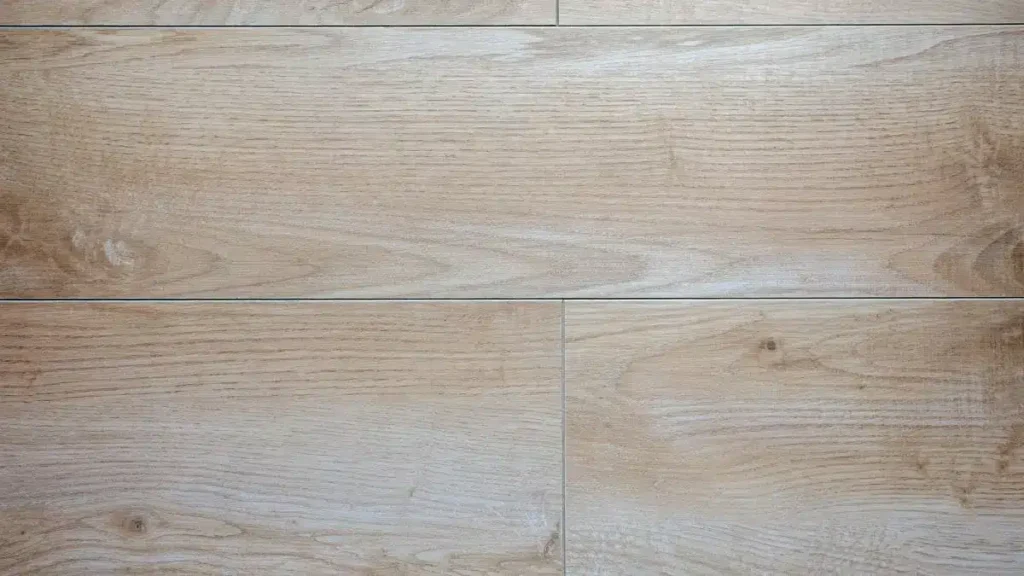 Pisos que imitam madeira: o charme da madeira com mais economia Pisos que imitam madeira