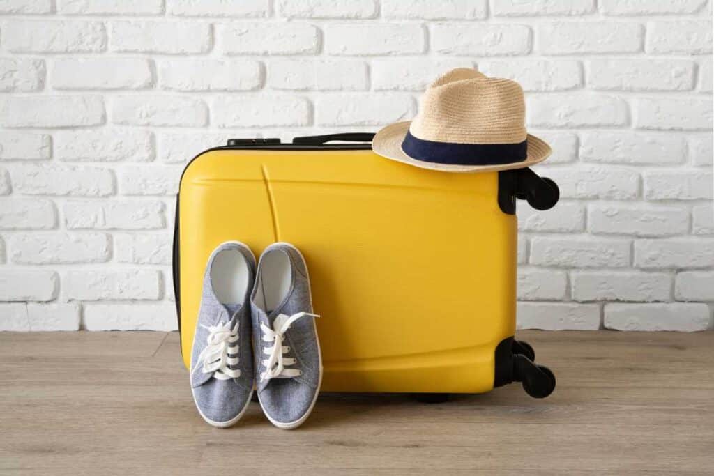 Minimalismo tropical: o que levar na mala para destinos de calor