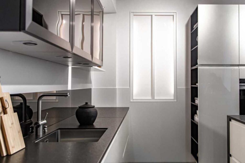 Saiba de que maneira escolher a melhor superfície para uma cozinha moderna