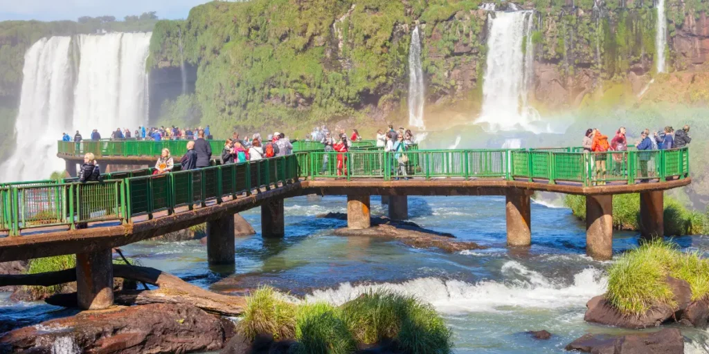 Mais do que Cataratas: Descubra Como um Hotel em Foz do Iguaçu Pode Elevar Sua Viagem Hotel em Foz do Iguaçu
