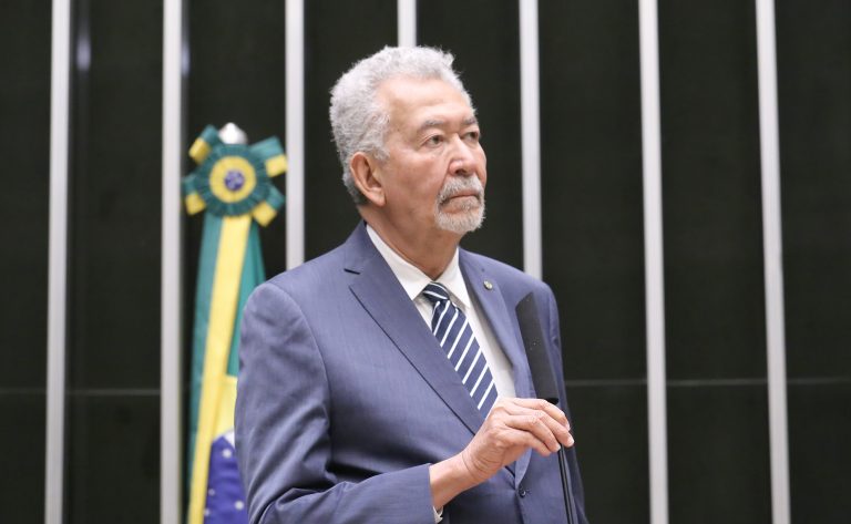 Bancos terão de oferecer cartão grátis em conta-salário