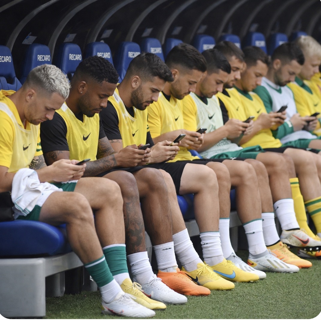 STJD ameniza uso de celular no banco