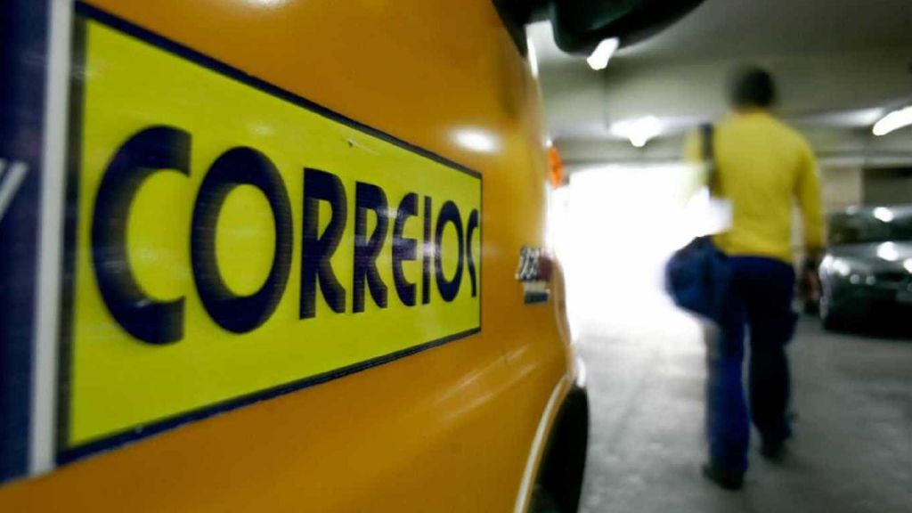 Durigan prevê prejuízo recorde de R$ 10 bi nos Correios