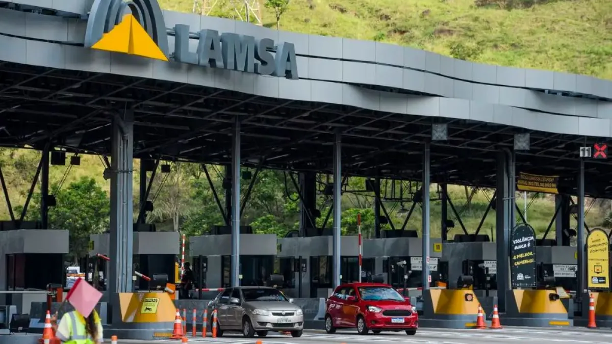 Fluxo em rodovias pedagiadas cai 1% em maio ante abril, diz ABCR