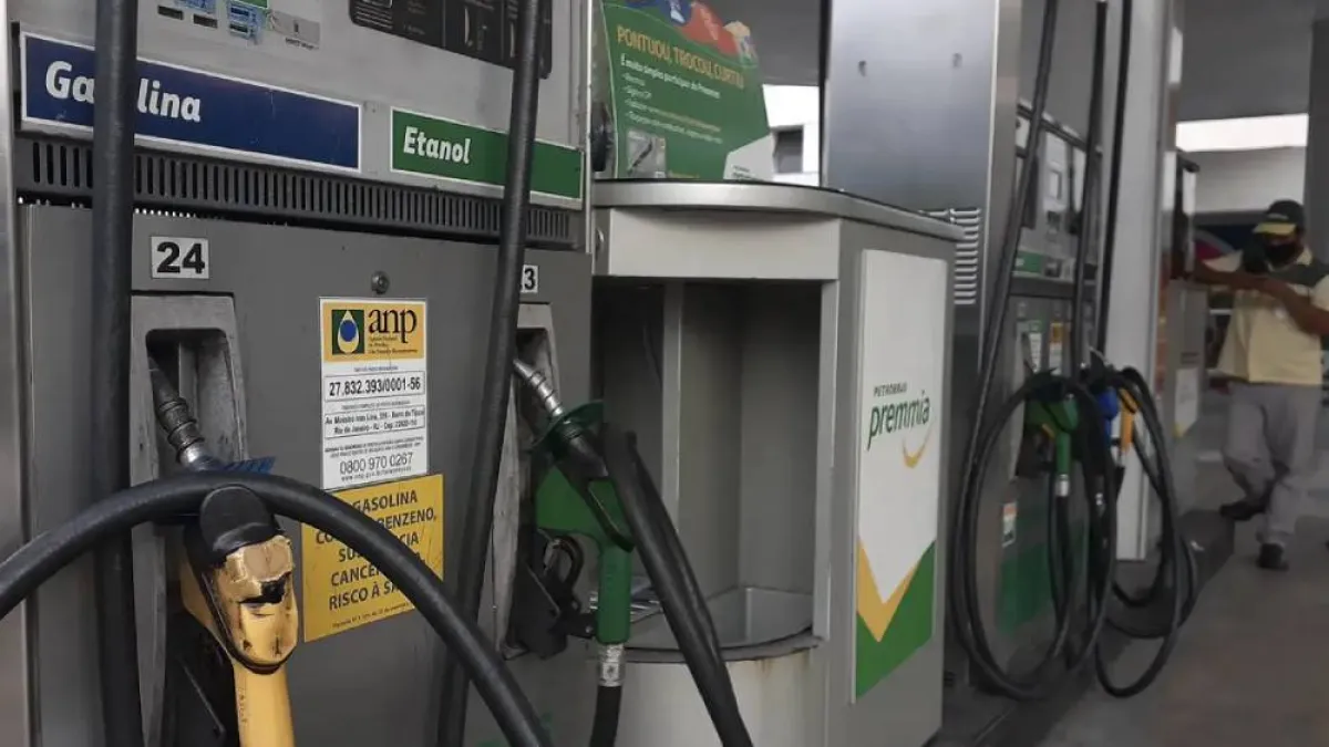 Etanol supera gasolina em 10 estados do Brasil