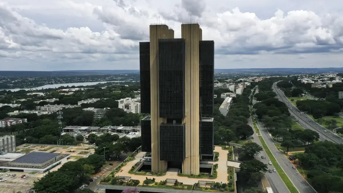 BC corta Selic para 14% e juros atingem menor nível desde 2025
