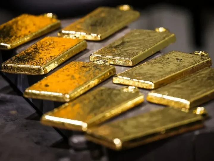 Ouro sobe com foco no Fed, apesar de alta do petróleo