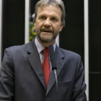 Líder do PT na Câmara, Pedro Uczai sofre AVC e é internado em Brasília