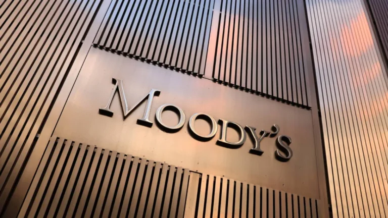 Moody’s: gastos rígidos e polarização travam ajuste fiscal na AL